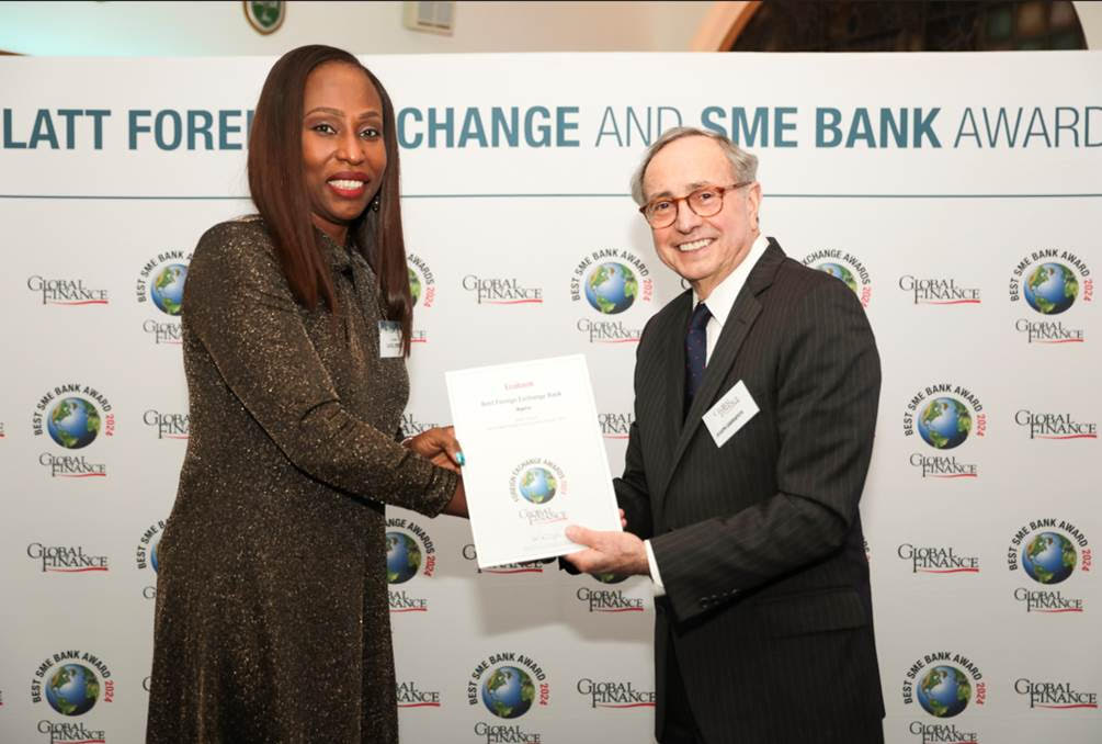 Carol Oyedeji, Acting Group Executive, Commercial Banking, Ecobank. receiving the trophy of Bank for SMEs in Africa 2024 award in Global Finance’s annual SME Bank Awards in London, UK recently.