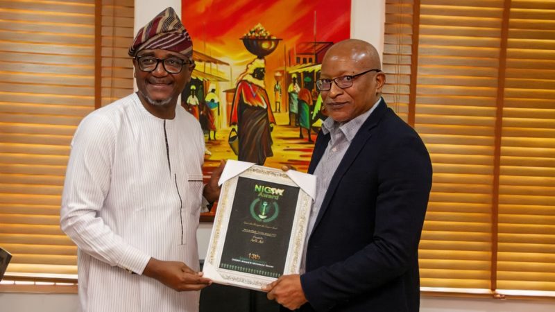 Arik Air Receives Best In-Flight Service Award 2023