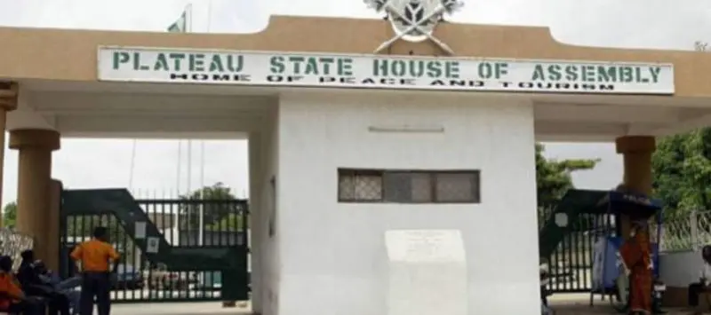 Plateau Speaker swears in nine out of 16 APC lawmakers