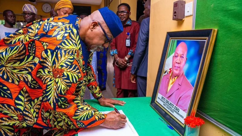 Abiodun visits Ogun INEC office, commiserates with staff over REC’s demise