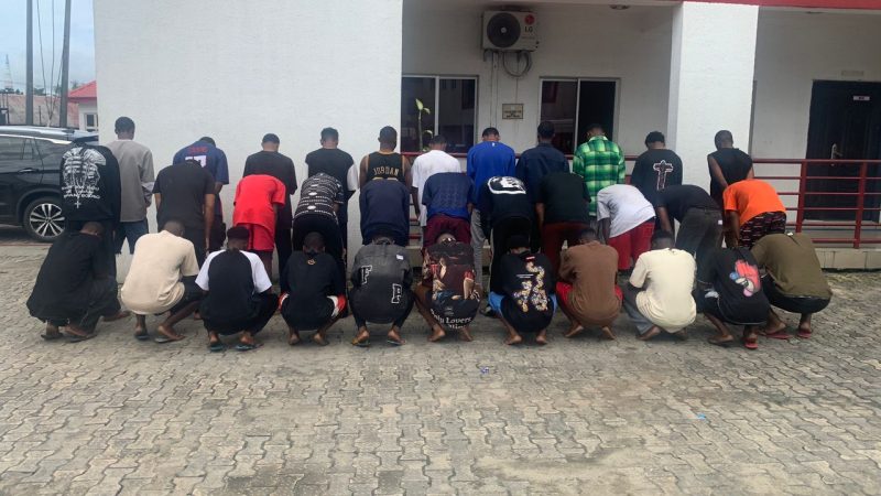 EFCC arrests 33 suspected internet fraudsters,  fake Dollars in PH