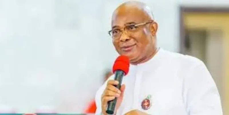 Uzodimma swears-in Acting Chief Judge, two more Commissioners in Imo