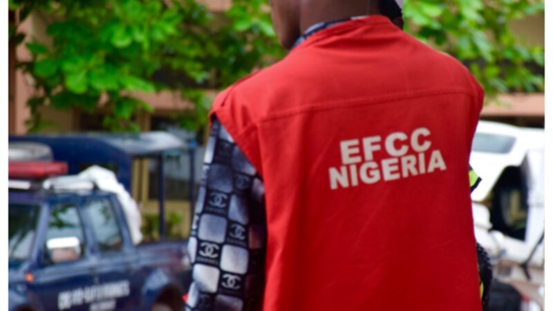 EFCC arrests 19 suspected internet fraudsters in Niger State