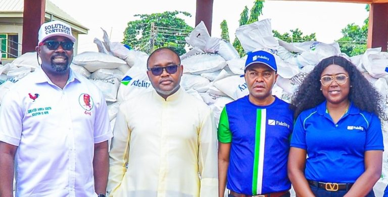Fidelity Bank extends Food Bank initiative to Anambra provides essential food items to 2,000 residents
